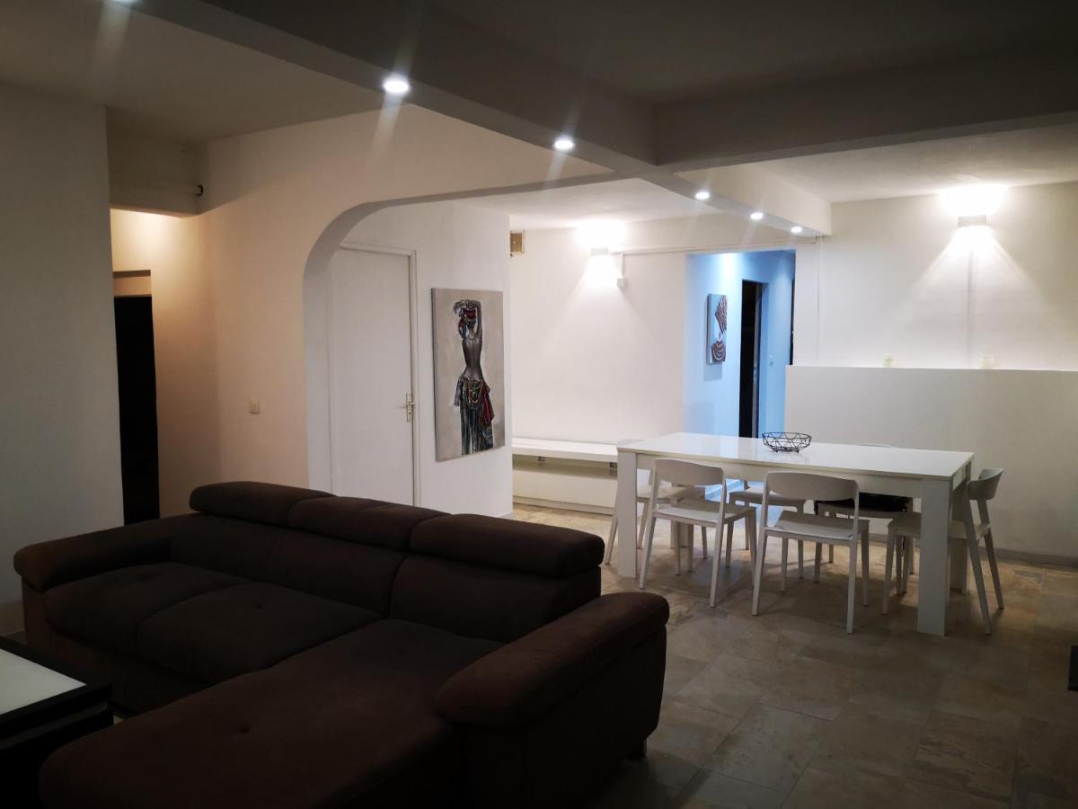 Appartement Saint Gilles Les Bains Екстер'єр фото