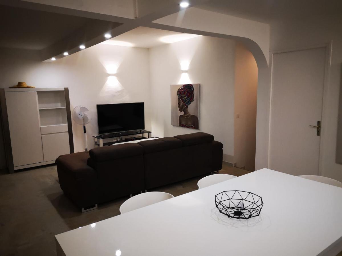 Appartement Saint Gilles Les Bains Екстер'єр фото